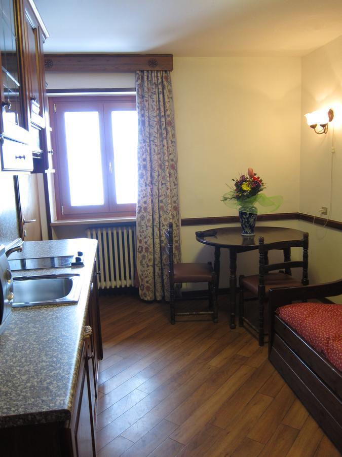 Residence Castelli Breuil-Cervinia Bagian luar foto