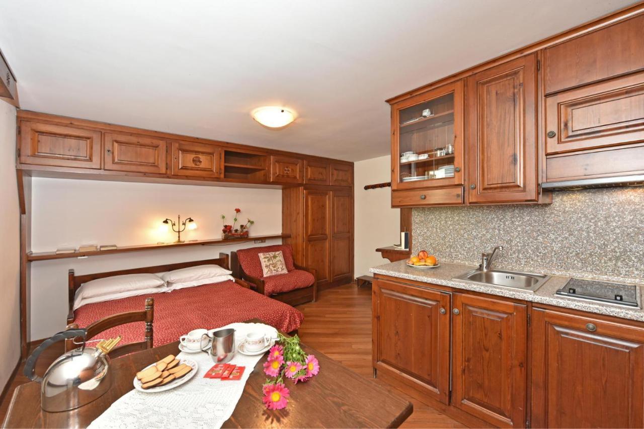 Residence Castelli Breuil-Cervinia Bagian luar foto